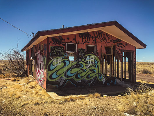 Two guns ghost town arizona route 66 road trip street art USA