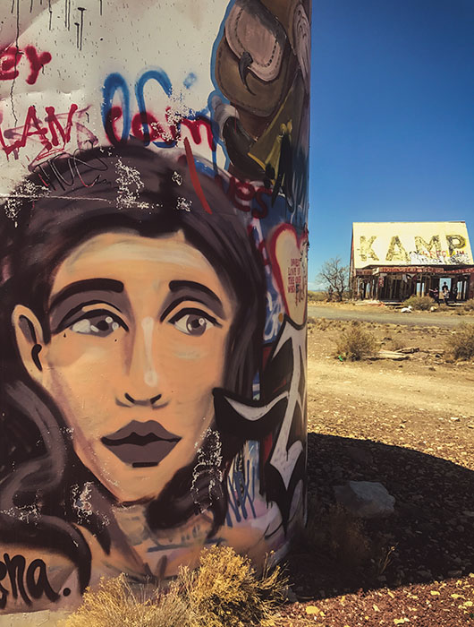 Two guns ghost town arizona route 66 road trip street art USA